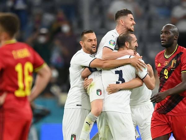 Tin HOT bóng đá 3/7: Italia hạ gục Bỉ, HLV Mancini tuyên bố "vẫn chưa đã"