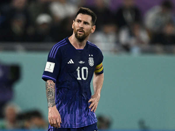 Tin bóng đá 1/12: Tay đấm người Mexico lên tiếng xin lỗi Messi
